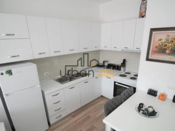 Tirane, jepet me qera apartament 1+1+Ballkon Kati 3, 66 m² 750 € (Përballë Toptanit)