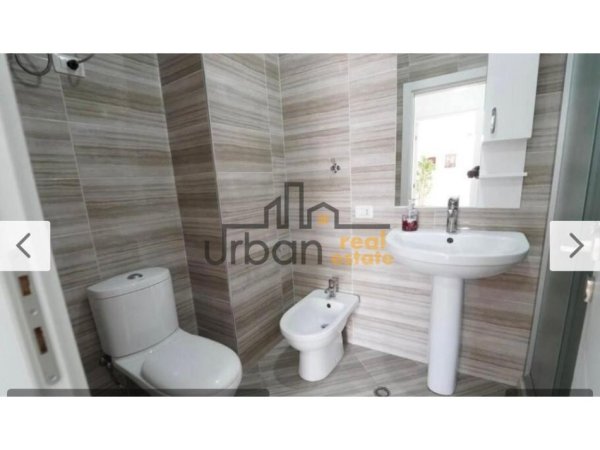 Tirane, jepet me qera apartament 1+1+Ballkon Kati 3, 66 m² 750 € (Përballë Toptanit)