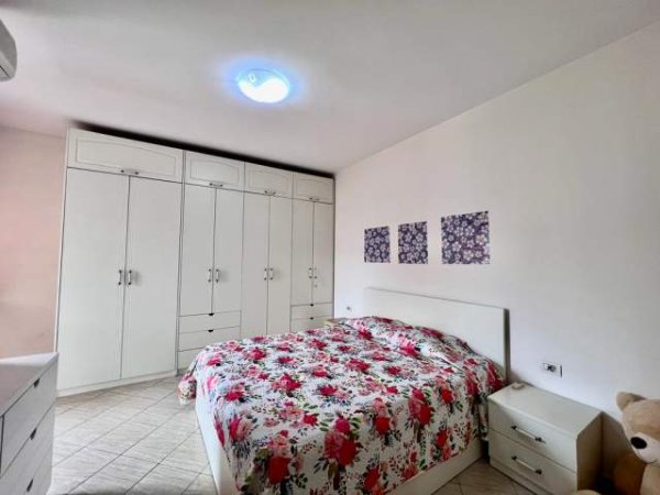 Tirane, jepet me qera apartament 1+1+BLK Kati 9, 95 m² 400 Euro (Delijorgji)