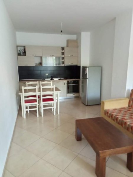Tirane, jepet me qera apartament 1+1+BLK Kati 2, 70 m² 330 Euro (Rruga Peti)