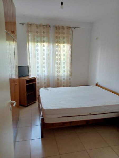 Tirane, jepet me qera apartament 1+1+BLK Kati 2, 70 m² 330 Euro (Rruga Peti)