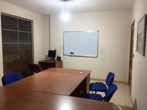 Tirane, jepet me qera ambjent biznesi Kati 2, 196 m² 1.100 Euro (Don Bosko)