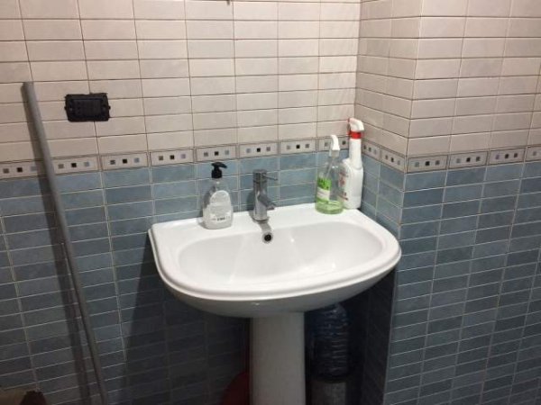 Tirane, jepet me qera ambjent biznesi Kati 2, 196 m² 1.100 Euro (Don Bosko)