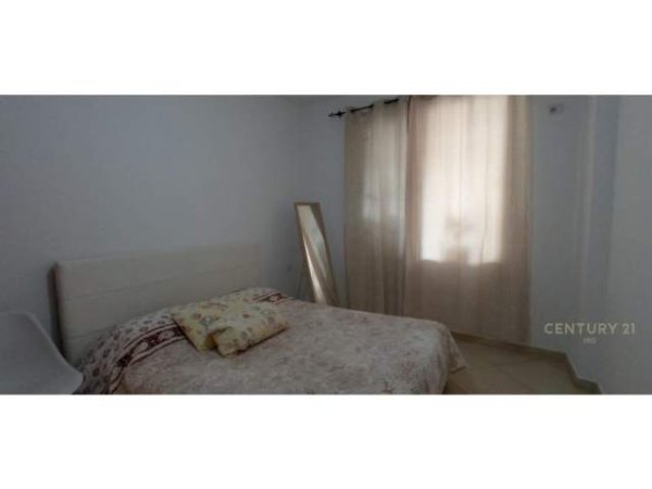 Tirane, jepet me qera apartament 1+1+BLK Kati 2, 58 m² 400 Euro (Rruga Rrapo Hekali, Kodra e Diellit)
