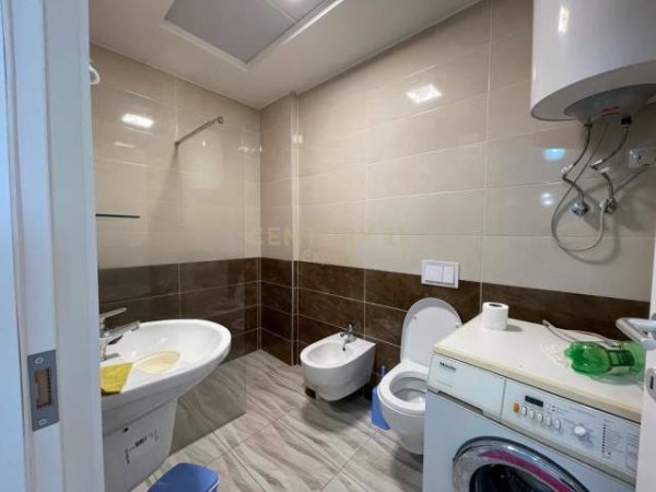Tirane, jepet me qera apartament 2+1+BLK Kati 1, 450 Euro (Don Bosko)