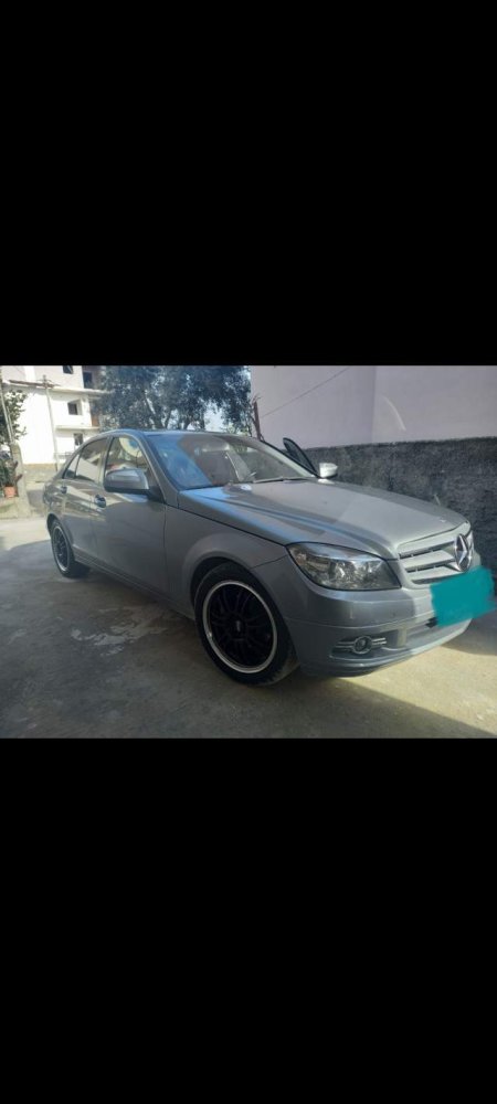 Tirane, shitet makine Mercedes-Benz C180 Compressor Viti 2008, 7.800 Euro