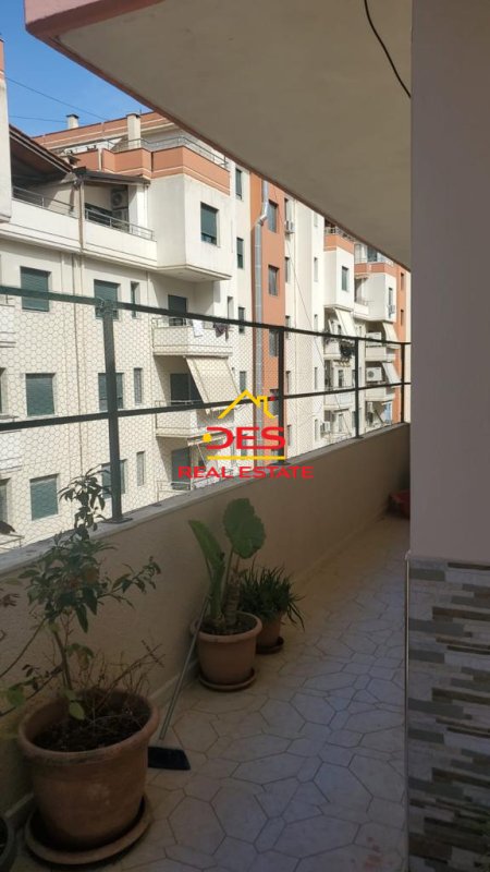 Vlore, shitet apartament 2+1 Kati 4, 120 m² 115.000 Euro (Rrug Cajupi)