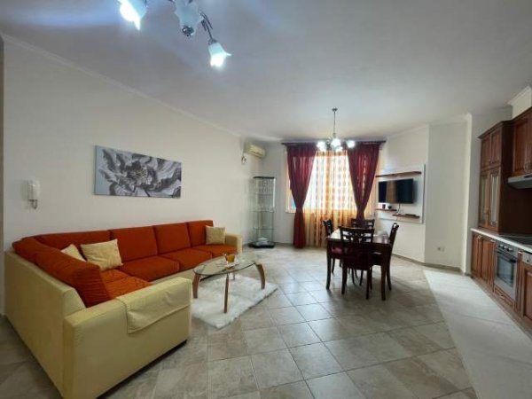 Tirane, jepet me qera apartament 2+1+BLK Kati 10, 110 m² 650  (Selvia)