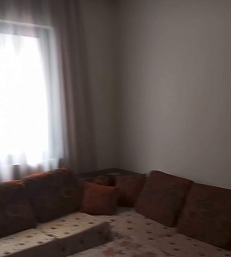 Tirane, jepet me qera apartament 1+1 Kati 4, 60 m² 30.000 Leke (Perball Delijorgjit,Pran Karburant Kastrati)