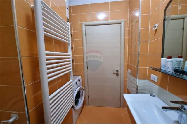 Tirane, jepet me qera apartament 2+1+A+BLK Kati 5, 82 m² 600 Euro (Rr. Haxhi Kika)