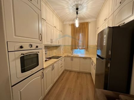 Tirane, shitet apartament 2+1 Kati 2, 115 m² 200.000 Euro (Liqeni i Thatë pranë Hotel "Radison", Tiranë.)