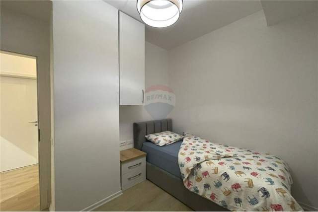 Tirane, jepet me qera apartament 2+1+BLK Kati 10, 80 m² 600 Euro (Rruga e Kavajes)