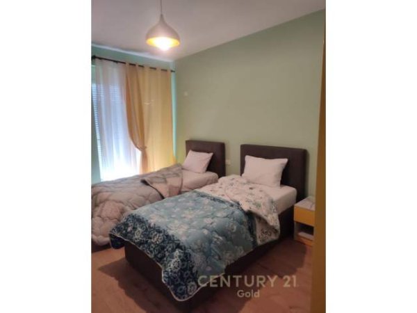 Tirane, jepet me qera apartament 2+1+BLK Kati 3, 113 m² 600 Euro (ish Parku i Autobuzave)