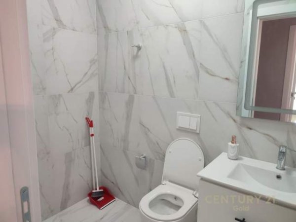 Tirane, jepet me qera apartament 2+1+BLK Kati 3, 113 m² 600 Euro (ish Parku i Autobuzave)