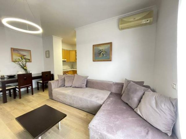 Tirane, jepet me qera apartament 1+1 Kati 9, 70 m² 450 Euro (9 Kateshet)