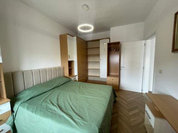 Tirane, jepet me qera apartament 1+1 Kati 9, 70 m² 450 Euro (9 Kateshet)