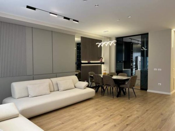 Tirane, jepet me qera Vile Kati 2, 311 m² 3.500 Euro