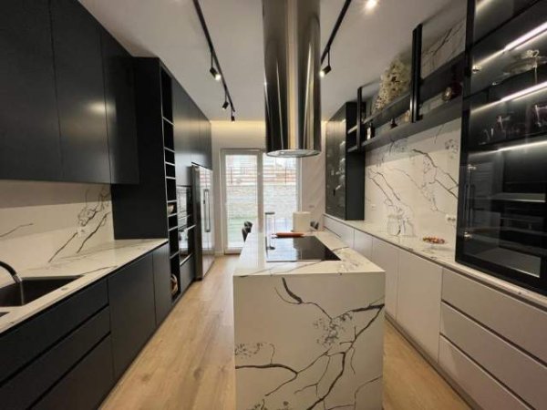 Tirane, jepet me qera Vile Kati 2, 311 m² 3.500 Euro