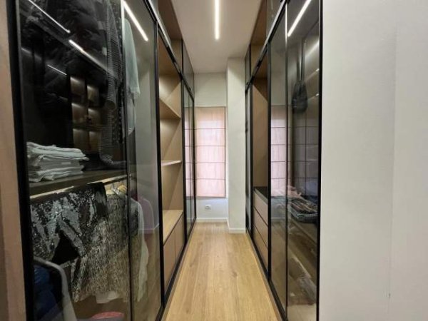 Tirane, jepet me qera Vile Kati 2, 311 m² 3.500 Euro