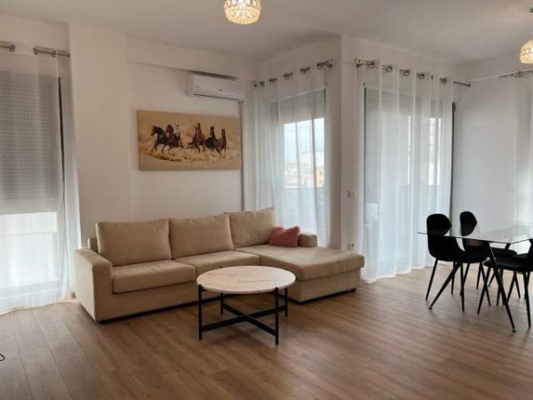 Tirane, jepet me qera apartament 60 m² 600 Euro