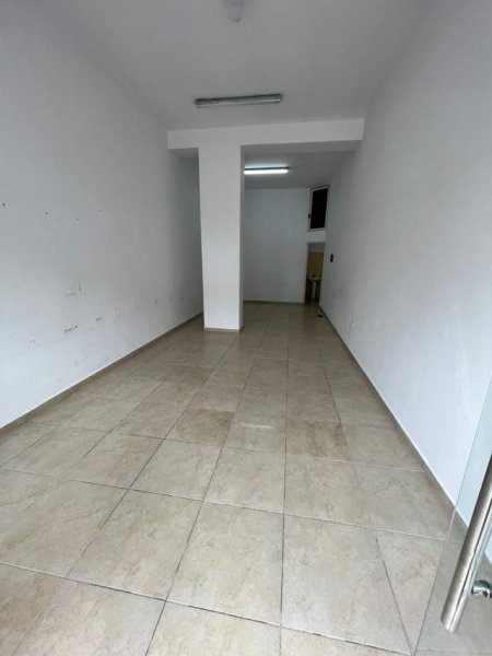 Tirane, jepet me qera ambjent biznesi Kati 0, 38 m² 270 Euro (Rruga 4 Deshmoret)