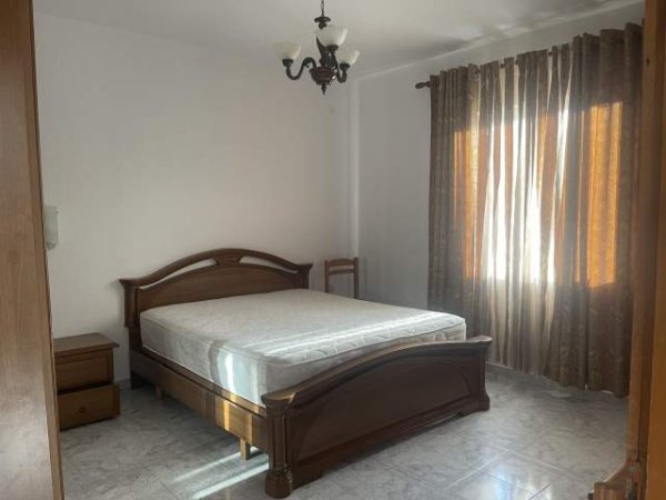 Tirane, jepet me qera shtepi 2+1+A+BLK Kati 1, 120m² 40.000 Leke (Rruga Lehandro Zoto)