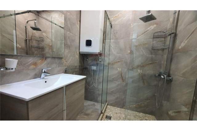 Tirane, jepet me qera apartament 3+1+A+BLK Kati 2, 124 m² 1.500 Euro (Blloku)