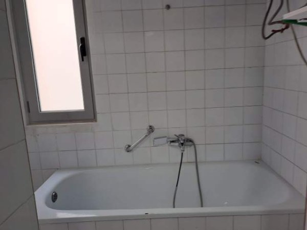 Tirane, jepet me qera apartament 2+1+A+BLK Kati 2, 90 m² 400 EURO  (Rruga Budi Tirane)