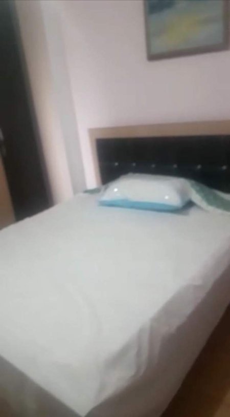 Tirane, jepet me qera apartament 2+1 Kati 4, 100 m² 330 Euro (Klinika Globe)