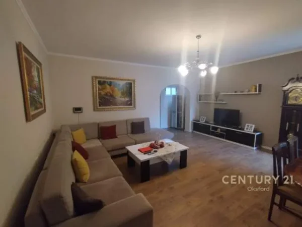 Tirane, jepet me qera apartament 2+1+A+BLK Kati 5, 115 m² 500  (mine peza)