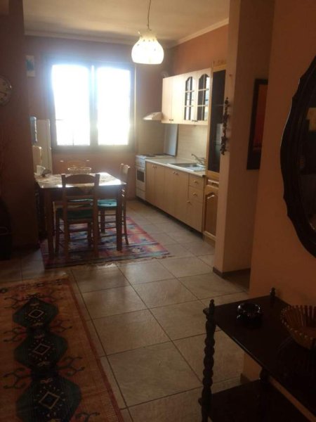 Tirane, jepet me qera apartament 1+1+BLK Kati 6, 110 m² 500 Euro (Rruga e Durresit)