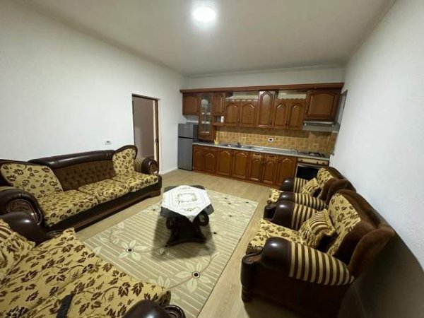 Tirane, jepet me qera Vile 2+1+BLK Kati 1, 100 m² 400 Euro (Siri Kodra , Rruga Gjon MIlli)