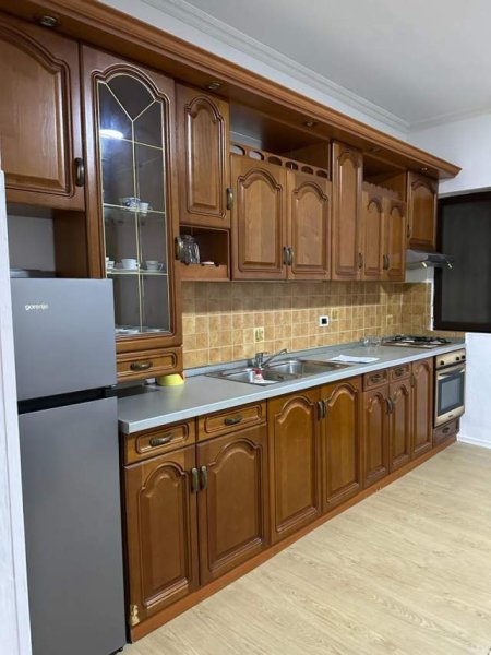 Tirane, jepet me qera Vile 2+1 Kati 1, 100 m² 400 Euro (Siri Kodra)