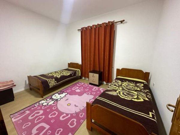 Tirane, jepet me qera Vile 2+1+BLK Kati 1, 100 m² 400 Euro (Siri Kodra , Rruga Gjon MIlli)