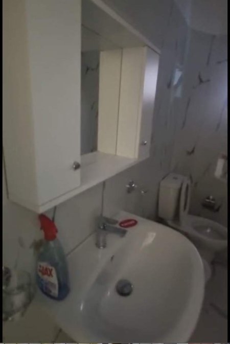 Tirane, jepet me qera apartament 1+1+A Kati 3, 69 m² 35.000 Leke (Laprake)