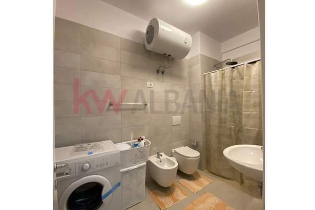 Tirane, jepet me qera apartament 1+1+BLK Kati 2, 65 m² 350 Euro (Rruga Nexho Konomi)