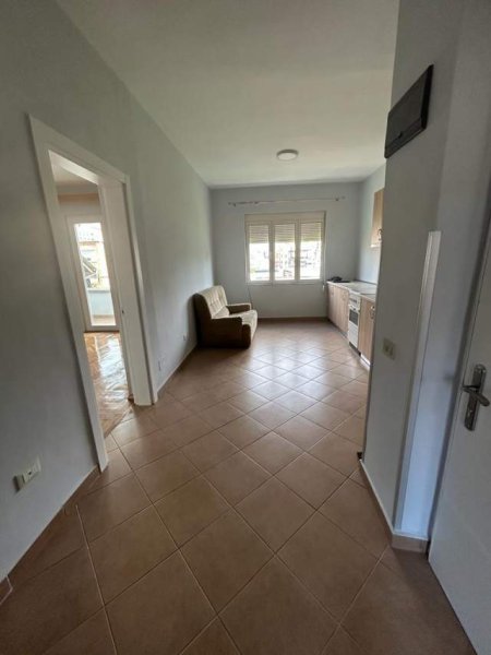 Tirane, jepet me qera apartament 2+1 Kati 5, 63 m² 400 Euro