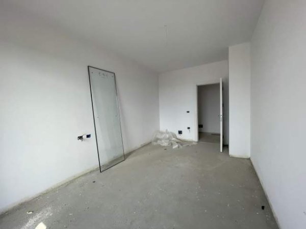 Tirane, shitet apartament 2+1 Kati 8, 104 m² 54.080 Euro (kamez)