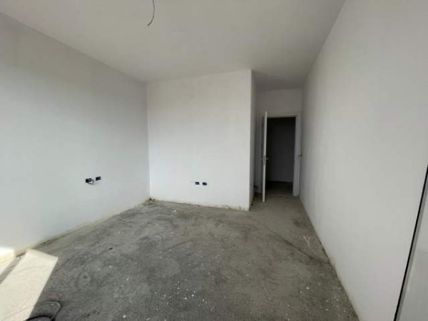 Tirane, shitet apartament 2+1 Kati 8, 104 m² 54.080 Euro (kamez)