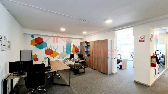Tirane, jepet me qera zyre Kati 5, 290 m² 18.000 Euro (tek selvija)