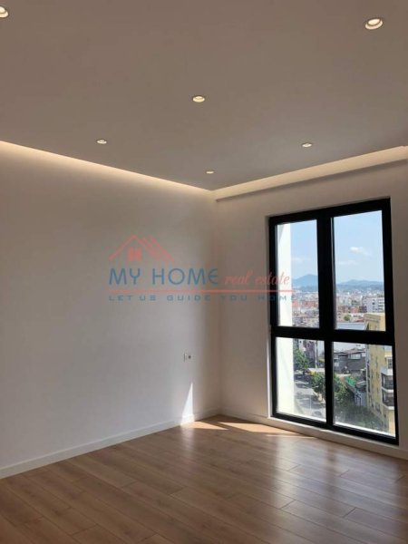 Tirane, jepet me qera zyre Kati 9, 106 m² 600 Euro (rruga e dibres)