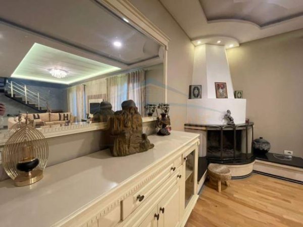 Tirane, jepet me qera Vile 2 Katshe Kati 1, 314 m² 4.500 Euro (Zogu i zi)