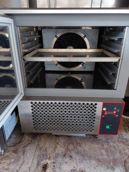 Tirane, shes bar-resorant 10