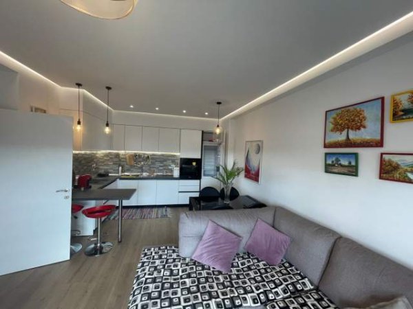 Tirane, shitet apartament 1+1 Kati 8, 65 m² 98.000 Euro (Laprakë)