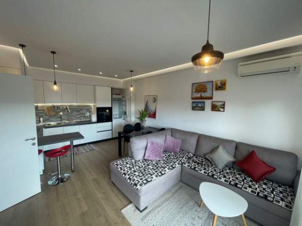 Tirane, shitet apartament 1+1 Kati 8, 65 m² 98.000 Euro (Laprakë)
