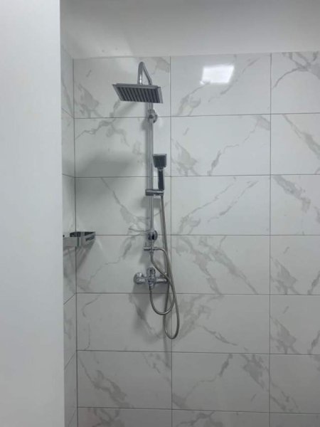 Tirane, jepet me qera apartament 2+1+BLK Kati 5, 120 m² 600 Euro (Fusha Aviacionit)