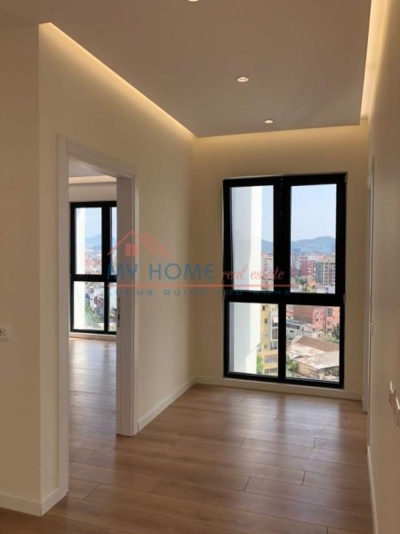 Tirane, jepet me qera zyre Kati 9, 106 m² 600 Euro (rruga e dibres)