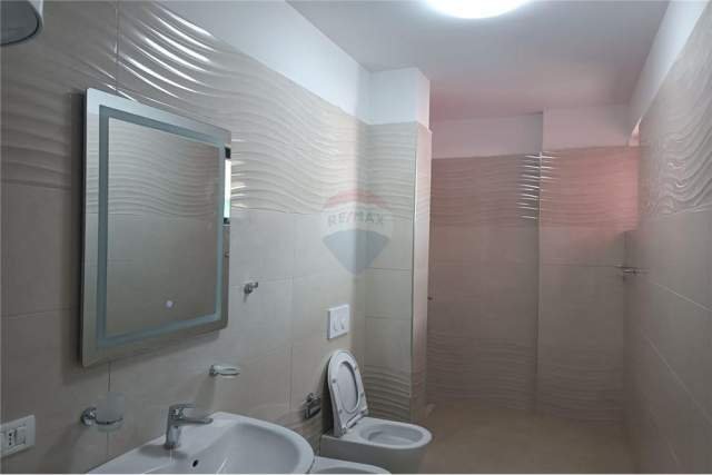 Tirane, jepet me qera apartament 1+1+BLK Kati 3, 65 m² 450 Euro (Astir)