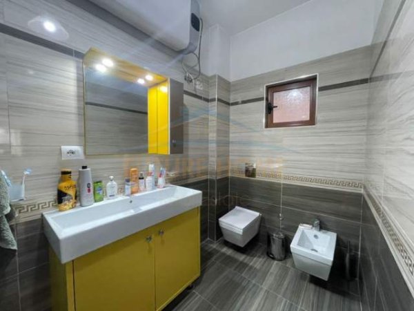 Tirane, jepet me qera Vile 1 Katshe Kati 1, 314 m² 4.500 Euro (jordan misja)