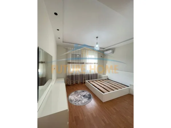 Tirane, shitet apartament 3+1 Kati 5, 125 m² 220.000 € 